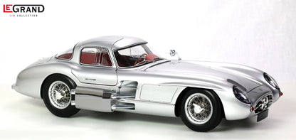 LEGRAND Mercedes-Benz 300 SLR Uhlenhaut Coupé – Scale 1:8 - LE105