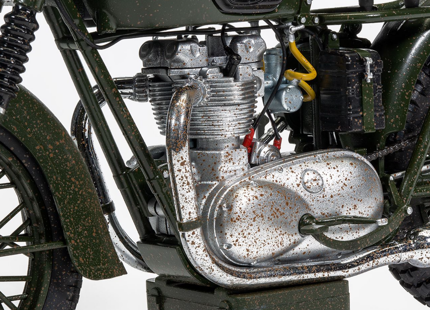 The Great Escape Triumph TR6 Trophy Motorcycle (Weathered) - 1:12 Scale - CC08501