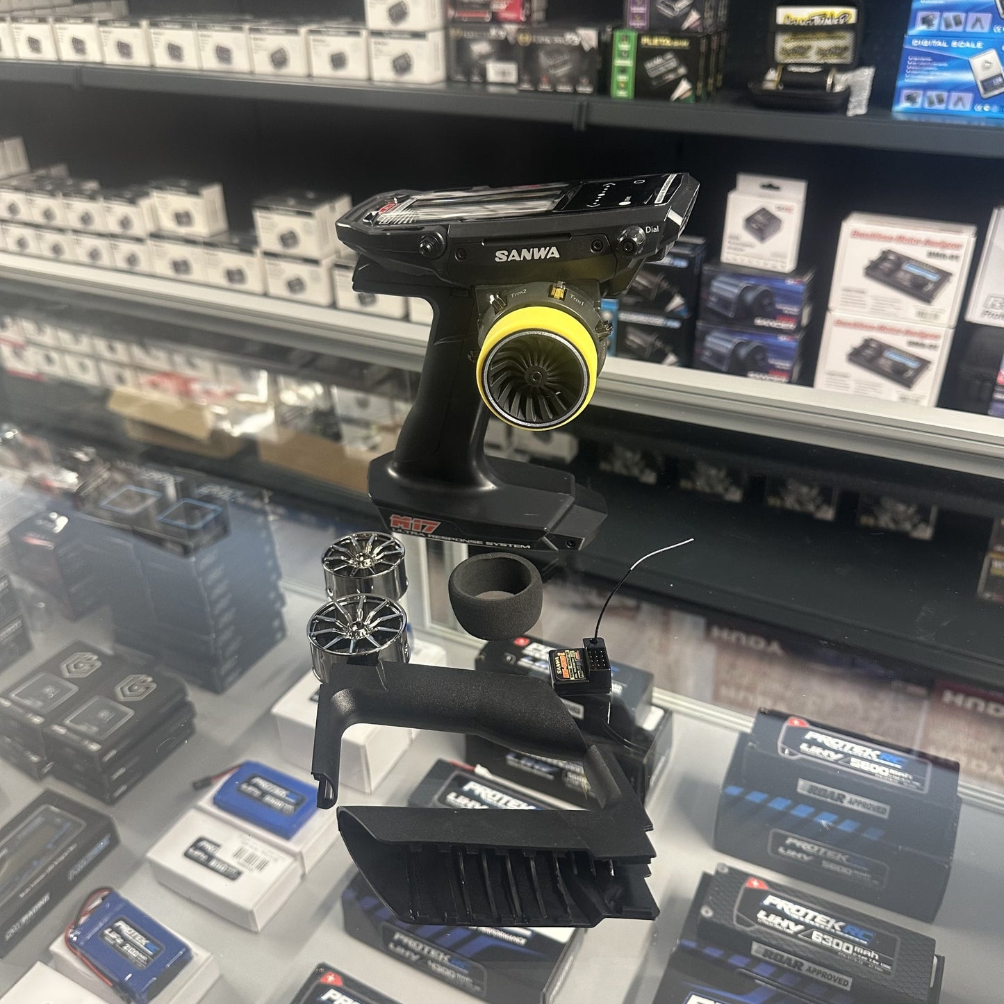 PRE OWNED Sanwa M17 Radio + 1X RX-493i